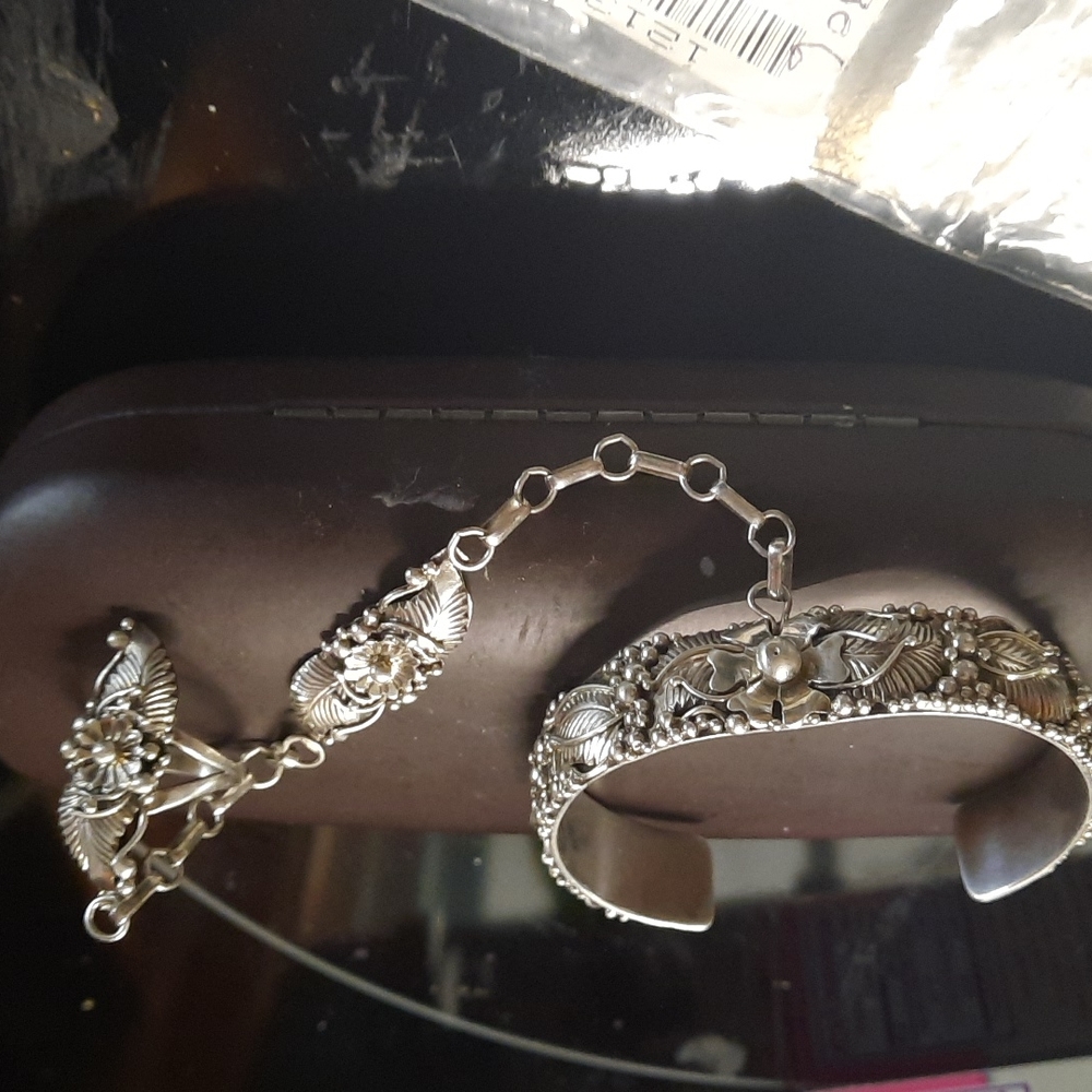 Absolutely gorgeous sterling silver native American slave bracelet